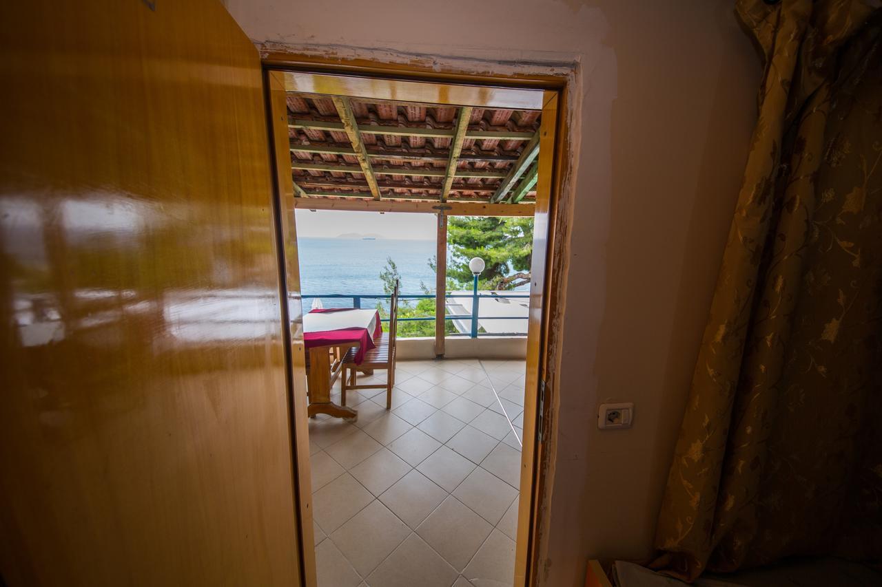 Isi Rooms Vlorë Exterior foto